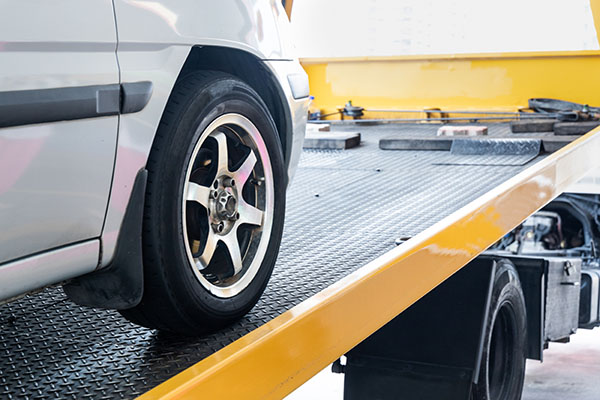When and Why Should You Consider Towing Services | Golden Gear Automotive